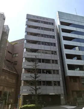 中央自動車ビルの外観