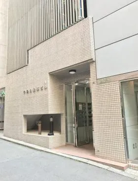 中央自動車ビルの外観