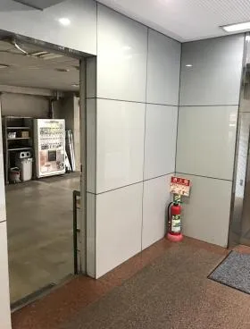 中央自動車ビルの外観