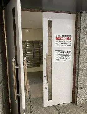 湯島ヒダビルの外観