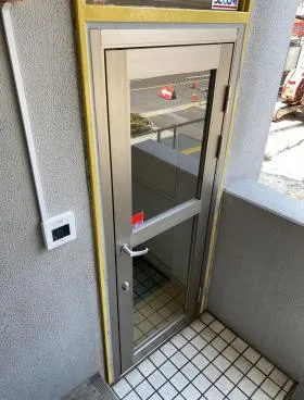 鳥山ビルの外観