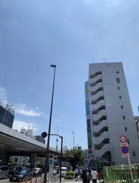 鳥山ビルの外観
