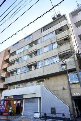 岡田ビルの外観