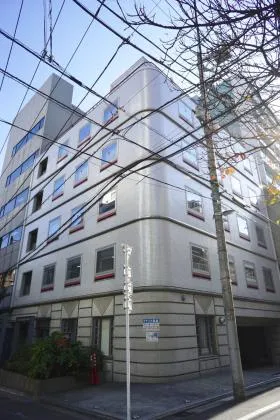 マザービルの外観