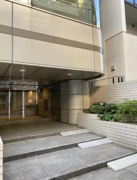 ADEXビルの外観