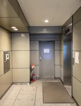ADEXビルの外観