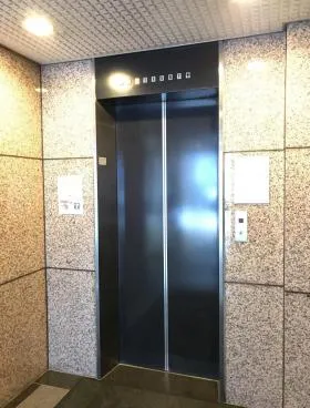 高村ビルの外観