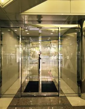 リード東京ビルの外観