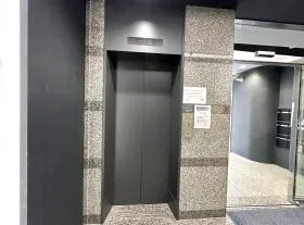 神田三崎町ビルの外観