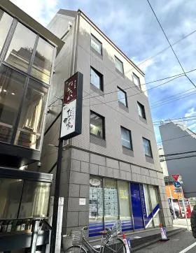 MKビルの外観