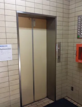 銀座大塚ビルの外観