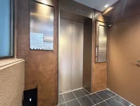 AZ Ginza East(旧ファンデックス銀座)ビルの外観