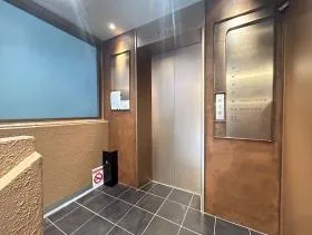 AZ Ginza East(旧ファンデックス銀座)ビルの外観