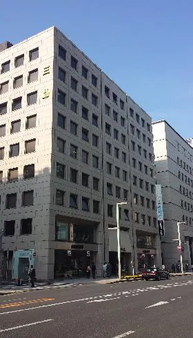 三晶ビルの外観