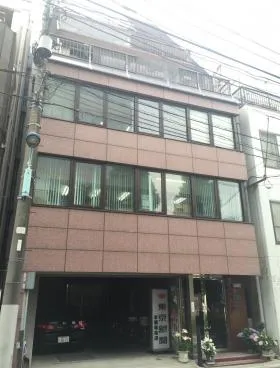 平原ビルの外観