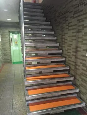 平原ビルの外観