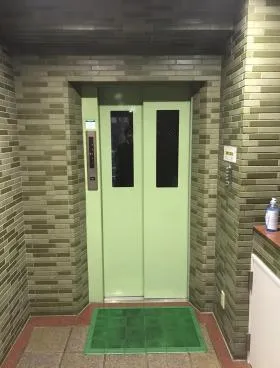 平原ビルの外観