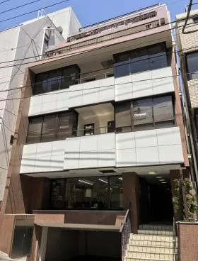 三富ビルの外観