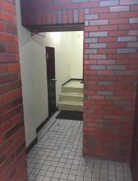 山の手ビルの外観