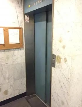 本郷デントビルの外観