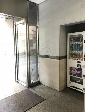 本郷信徳ビルの外観