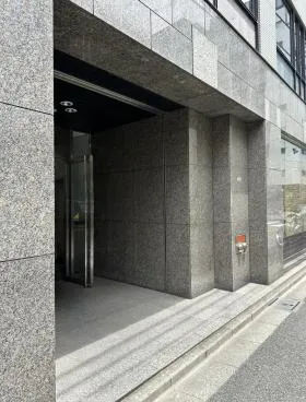 本郷信徳ビルの外観