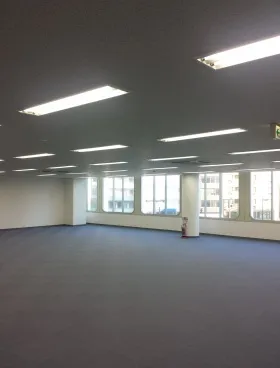 芳文社浅草橋ビルの外観