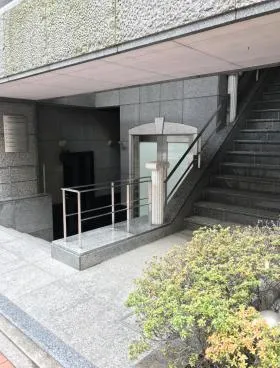 エルエスビルの外観