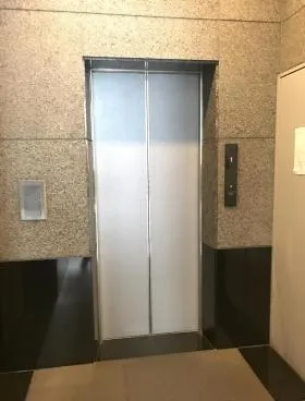 エルエスビルの外観