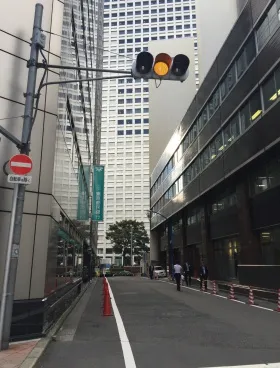 西新宿高木ビルの外観