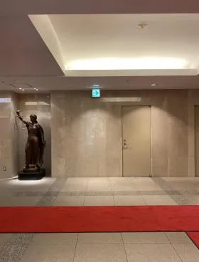 虎ノ門法曹ビルの外観
