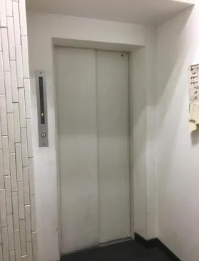梅山ビルの外観
