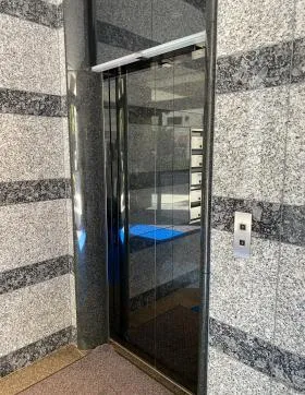 セロンビルの外観