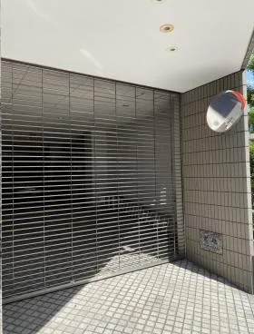 セロンビルの外観