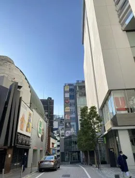 コクサイC館ビルの外観