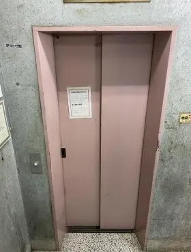 並木ビルの外観