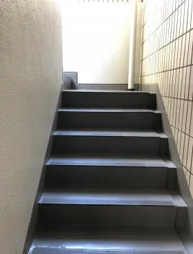 神泉QSビルの外観