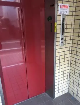 旭本館ビルの外観