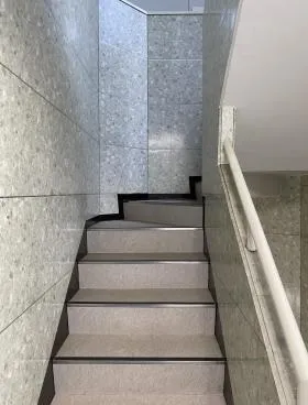 ロリエ四谷ビルの外観