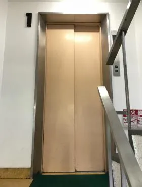 慶和ビルの外観