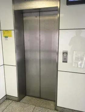 28山京ビルの外観