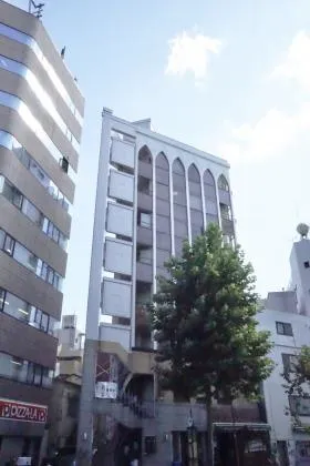 ヤカタビルの外観