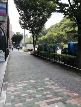 ラボ東京ビルの外観