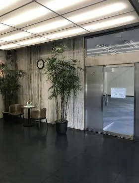 ラボ東京ビルの外観