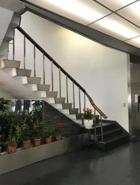 ラボ東京ビルの外観