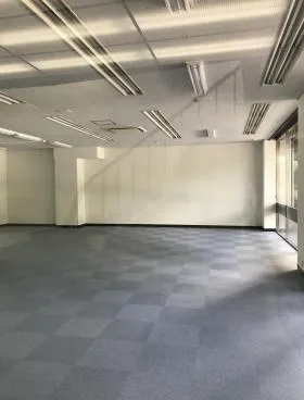 ラボ東京ビルの外観