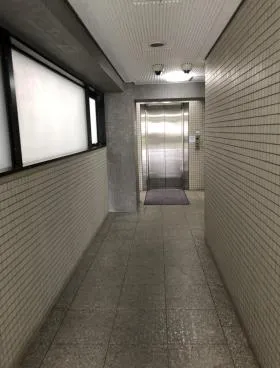 ミズホアルファビルの外観