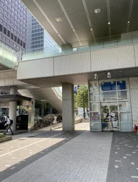 文化放送メディアプラスビルの外観
