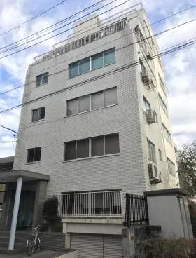 石見ビルの外観