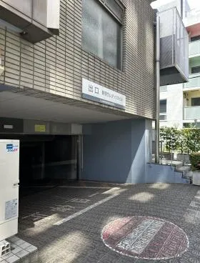新宿ラムダックスビルの外観